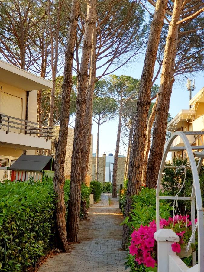 Gjiri I Lalzit - Savita - Kompleksi Turistik Lura 3 *